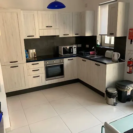 April Marie Block, 2 * Gzira